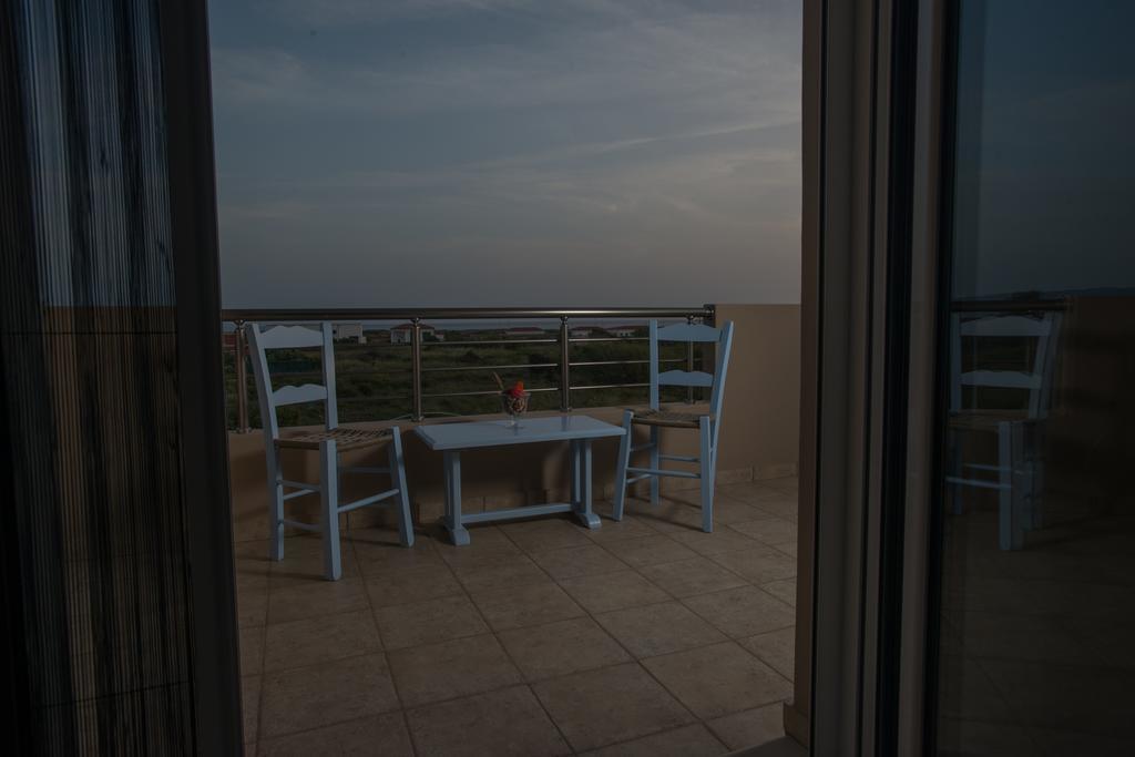 Elpidis Villa Kokkinos Pirgos Chambre photo