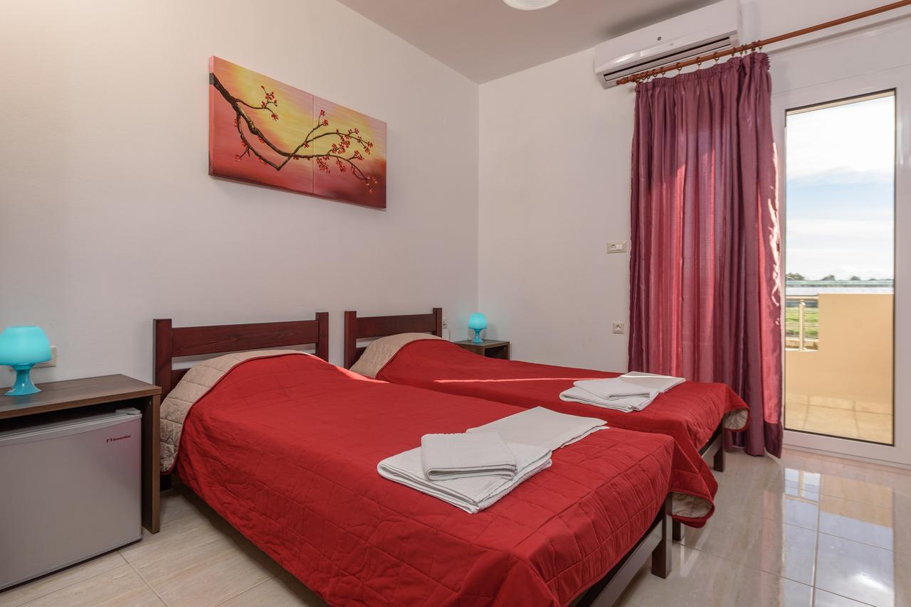 Elpidis Villa Kokkinos Pirgos Extérieur photo