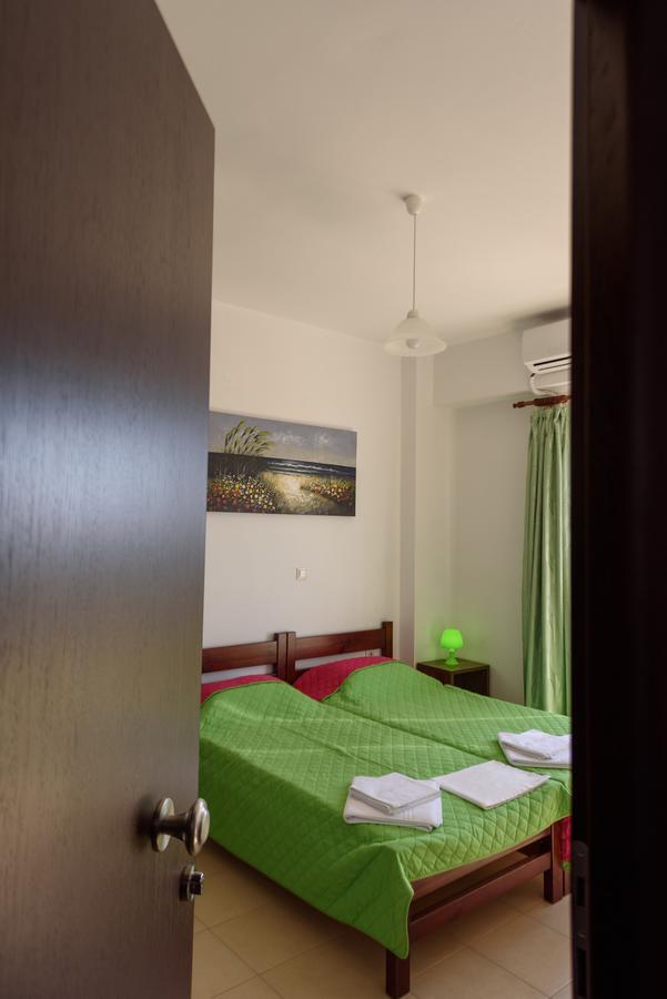 Elpidis Villa Kokkinos Pirgos Extérieur photo