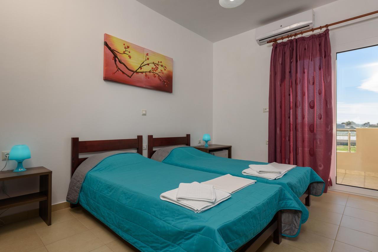 Elpidis Villa Kokkinos Pirgos Extérieur photo